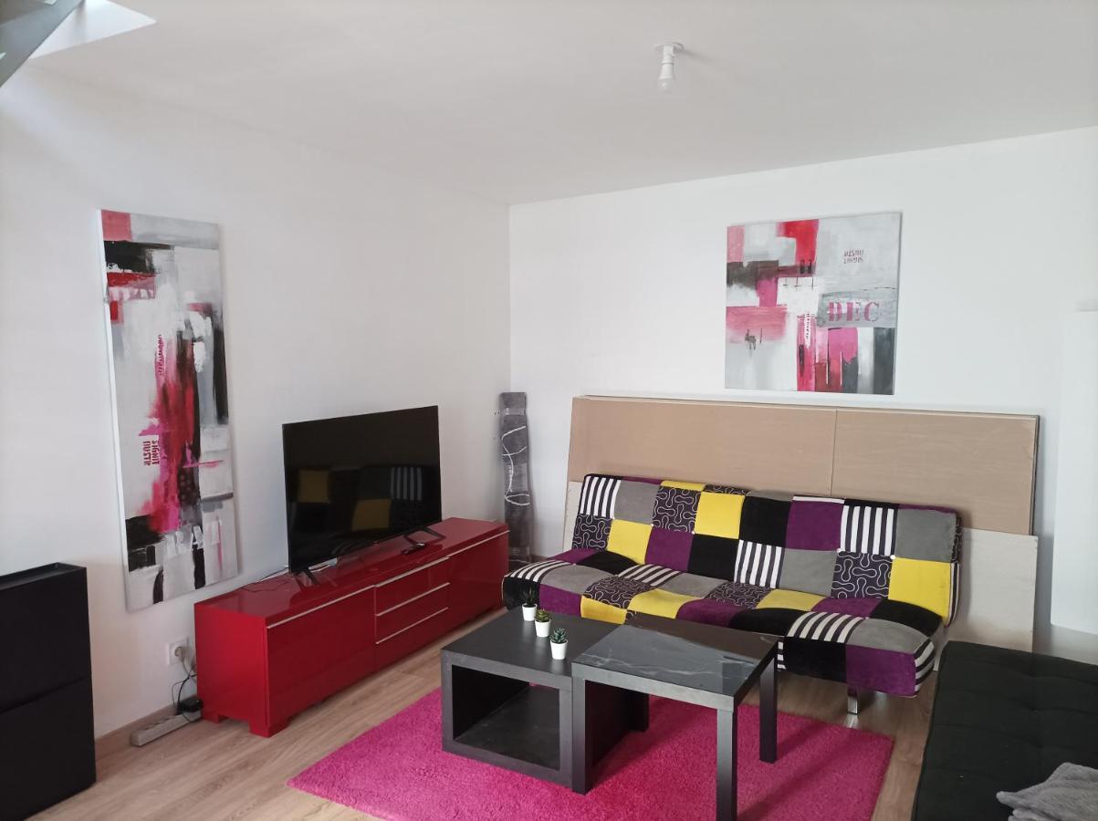 Апартаменты Petite Maison Agreable Pour 6 Voyageurs Bogny-sur-Meuse Экстерьер фото